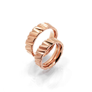 Sigurd rustikaler Ehering